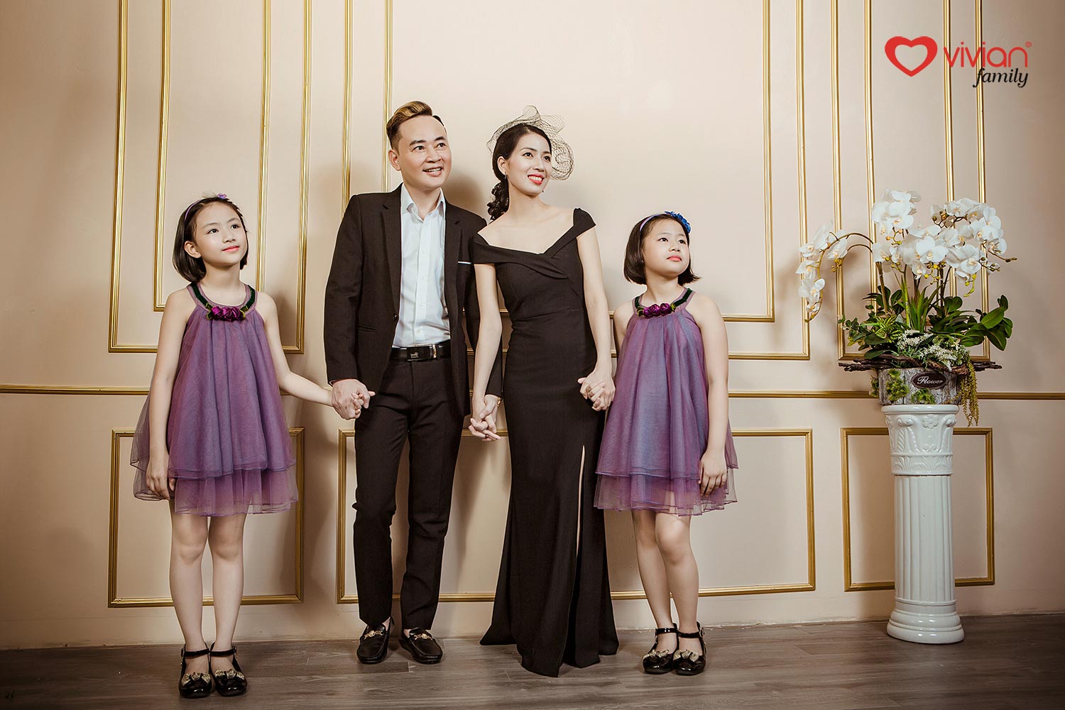 Album ảnh gia đình diễn viên Tùng Dương