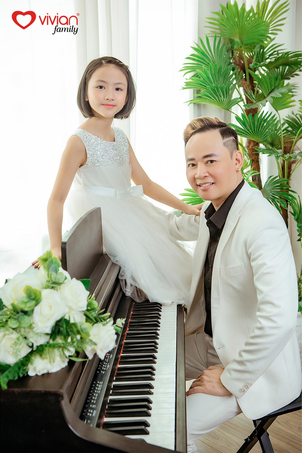 Album ảnh gia đình diễn viên Tùng Dương